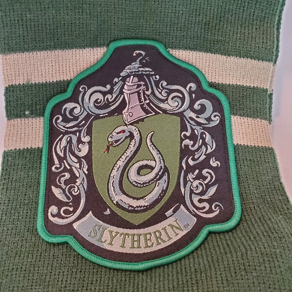 Harry Potter Slytherin‎ Scarf green / grey striped with patch New With Tags